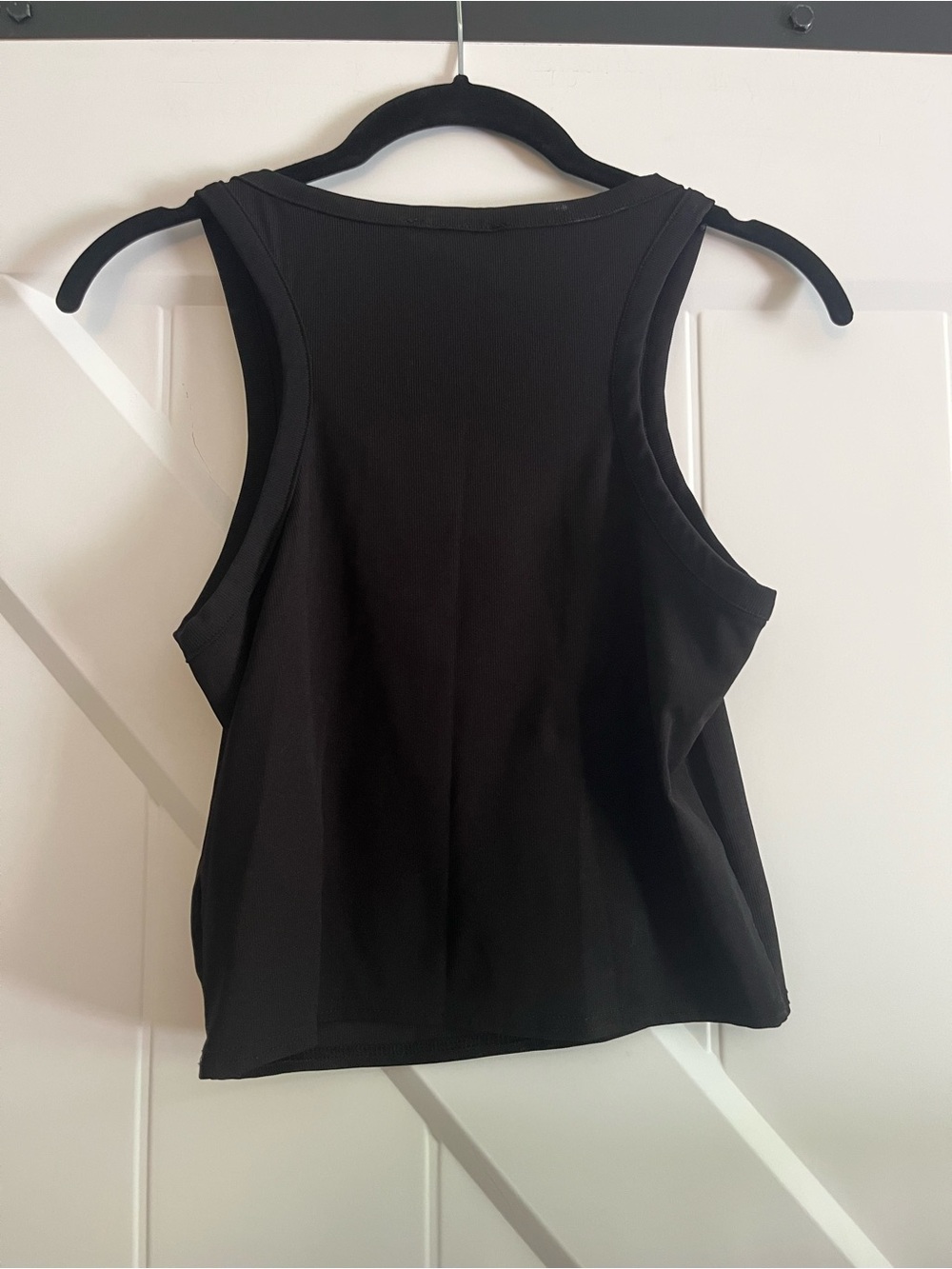 Black Ribbed Crop Tank - Picture 3 of 5